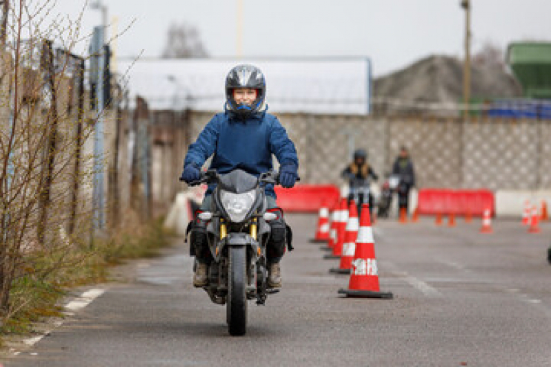 Aula Prática de Moto para Quem Tem Medo de Pilotar Parque Industriariário - Aula Prática de Moto Santo André