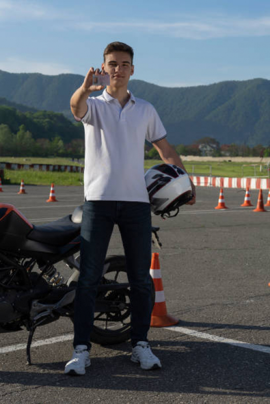 Aula Prática para Pilotar Moto Parque Santa Madalena - Aula para Iniciantes para Pilotar Moto