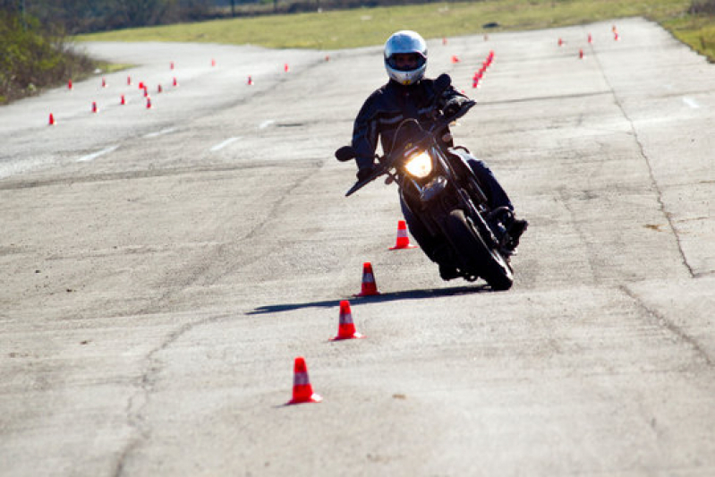 Curso de Pilotagem de Moto para Iniciante Preço Zona Leste - Curso de Moto Pilotagem Vila Prudente