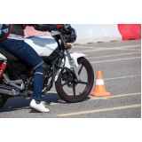 aula prática de moto para pessoas com deficiência Ponte Rasa